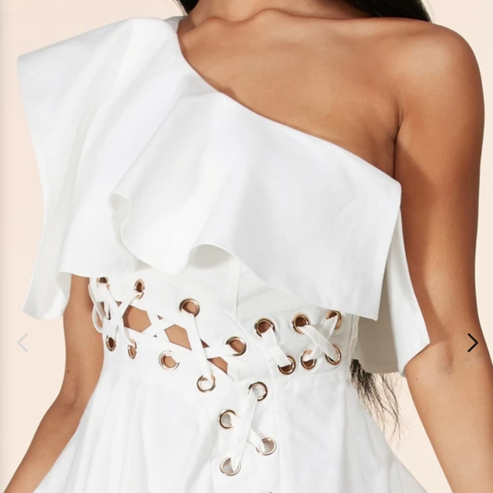 Stunning Plus size asymmetrical one shoulder dress - Picture 5 of 6